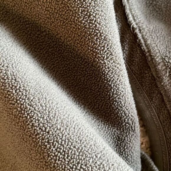 Mens Sperry Top Sider Vest. STS35 Size Medium
Soft-Shell fleece line vest - Picture 10 of 10